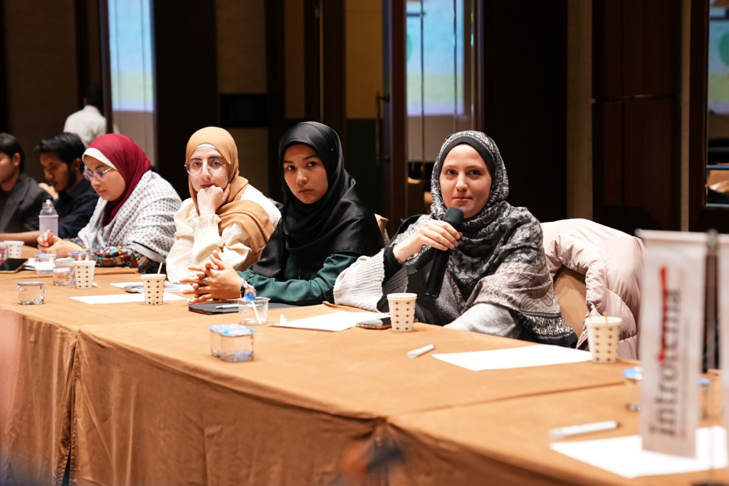 Participants engaging in discussion during the International Culture Meetings hosted by Introtema in İstanbul.