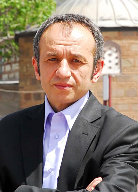 Sadık Yalsızuçanlar